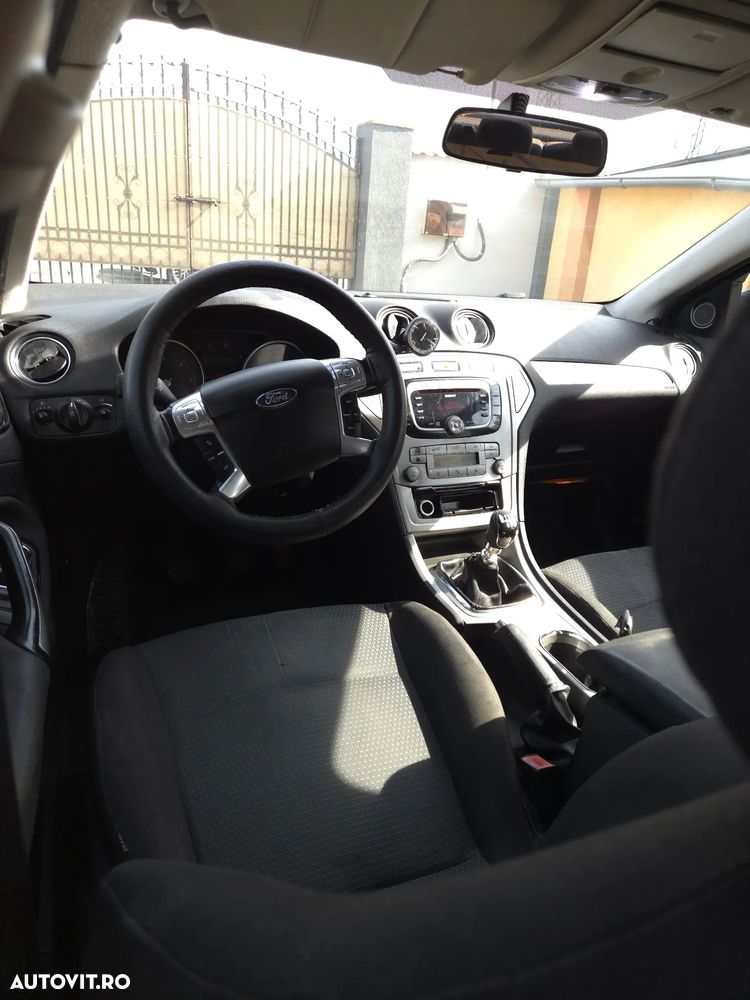 Ford Mondeo 2.0 TDCi Trend - 12