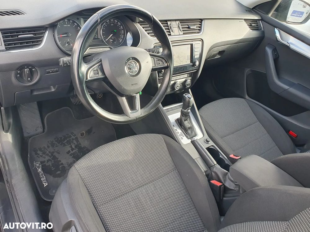 Skoda Octavia 2.0 TDI DSG Ambition - 6