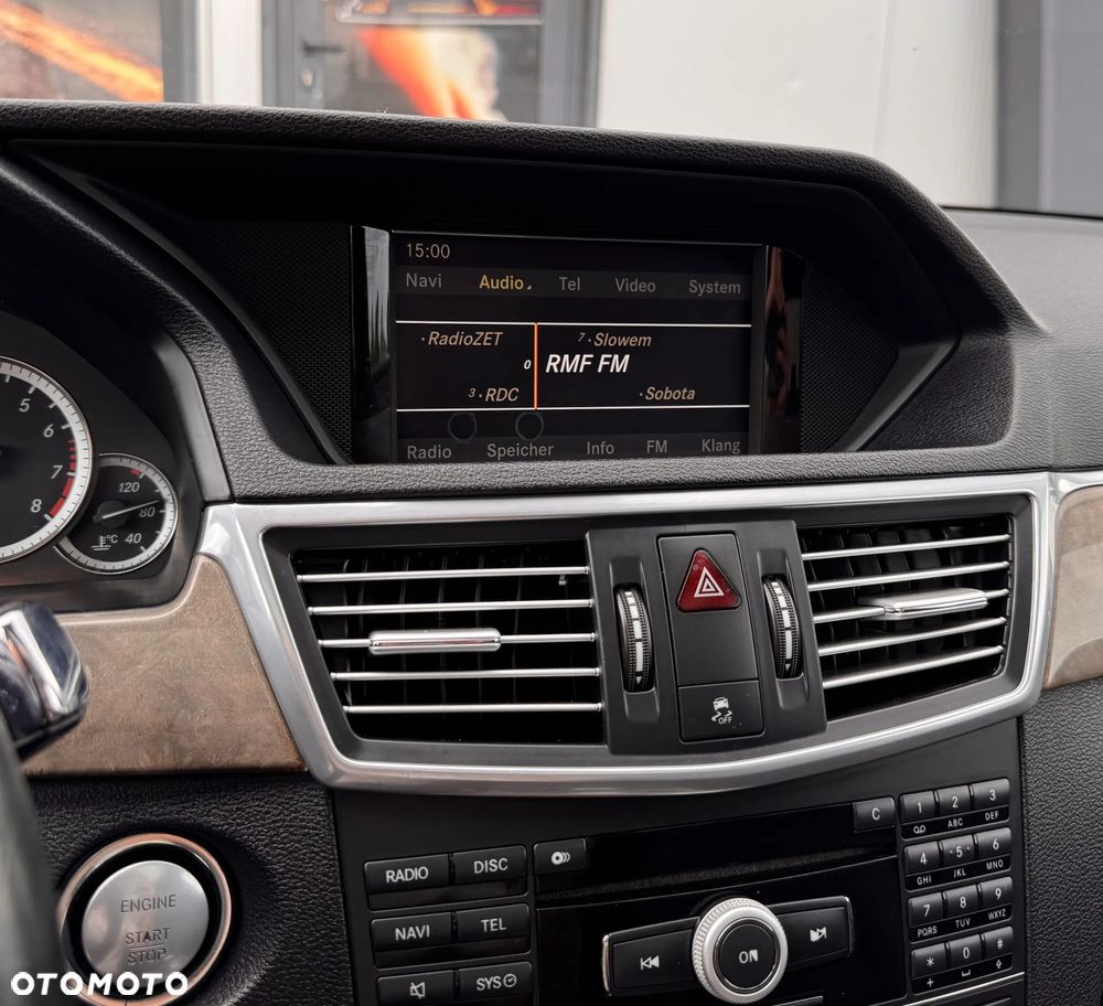 Mercedes-Benz Klasa E 350 CGI 7G-TRONIC Elegance - 26