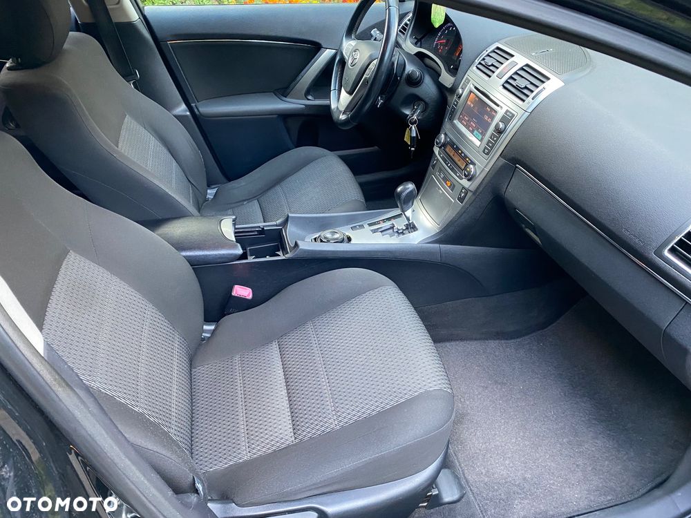 Toyota Avensis Touring Sports 1.8 Multidrive S Comfort - 17