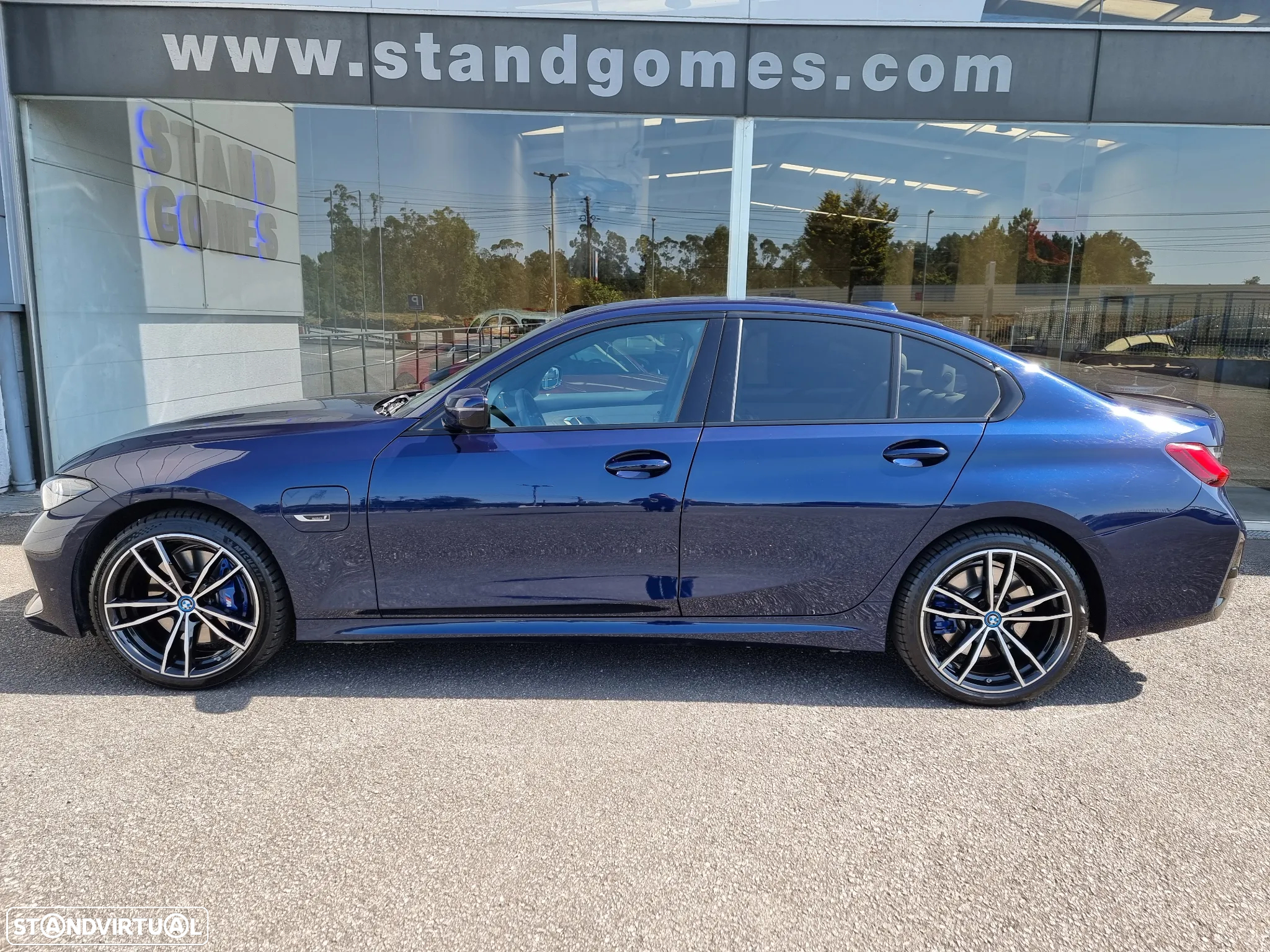 BMW 330 e Pack Desportivo M Auto - 4