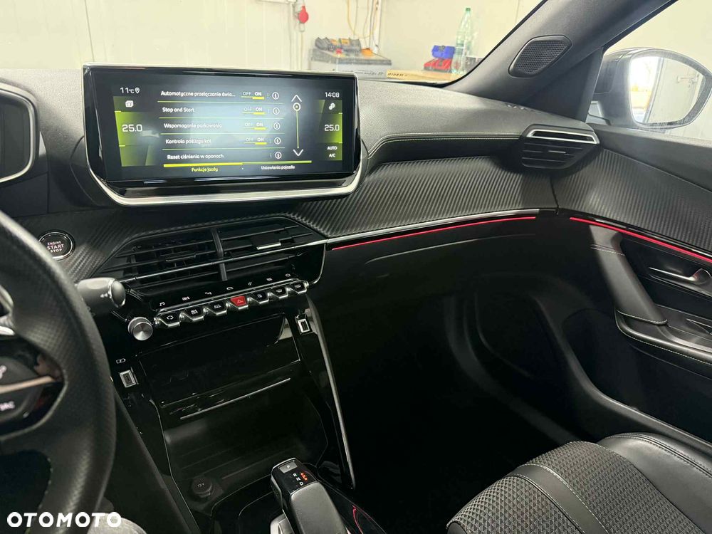 Peugeot 2008 PureTech 130 EAT8 GT Exclusive - 13