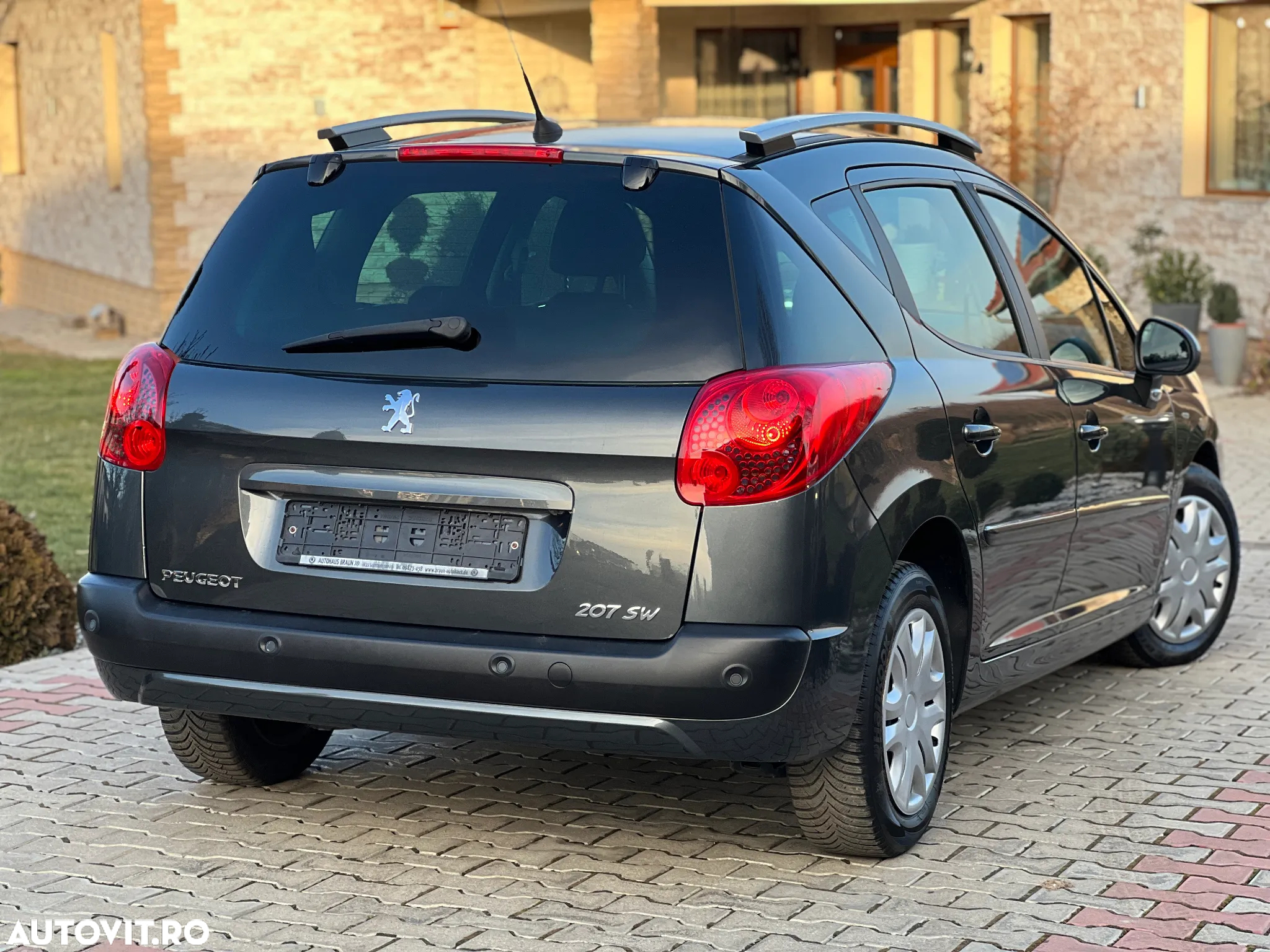 Peugeot 207 1.4 E Premium - 3
