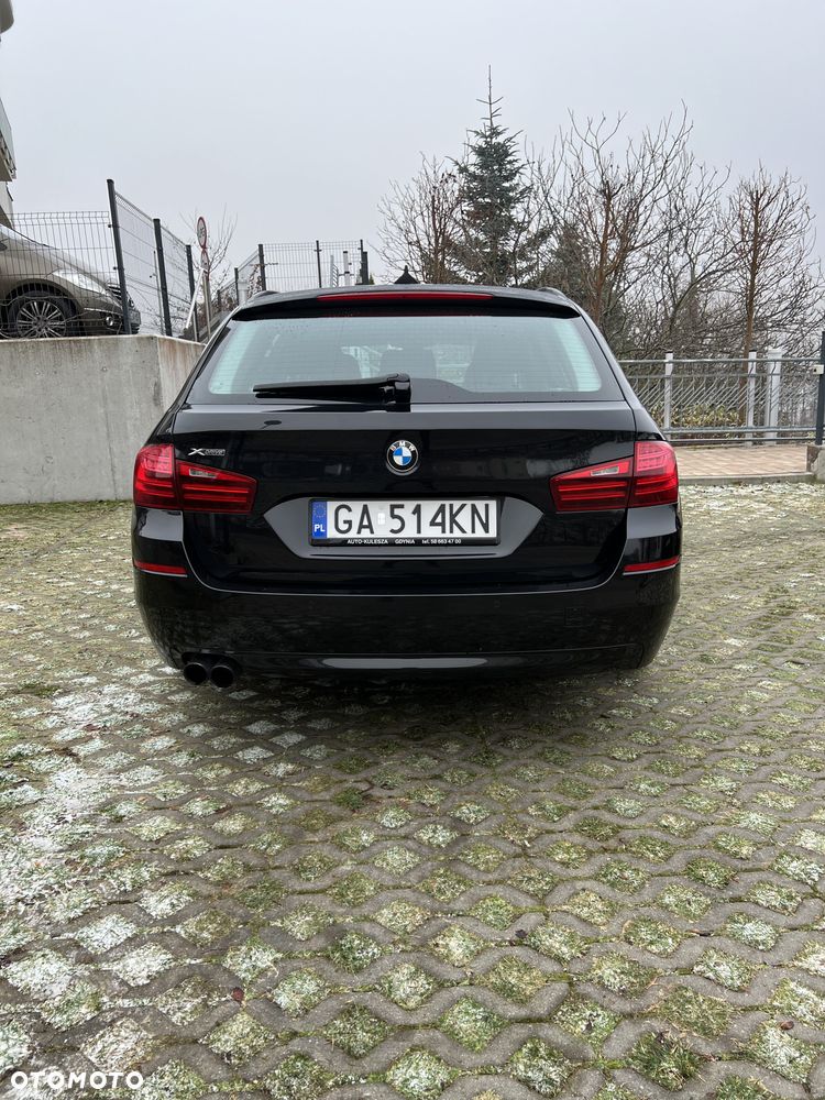 BMW Seria 5 525d xDrive Sport-Aut - 4