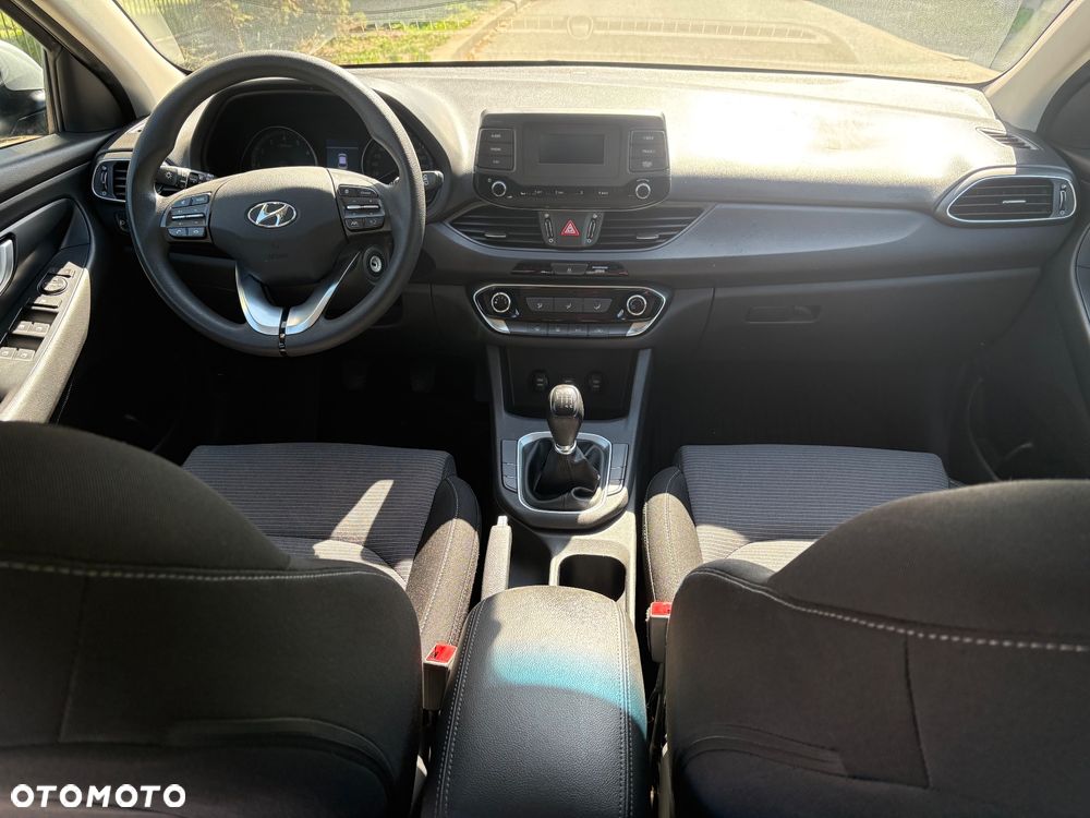 Hyundai i30 1.5 DPI Classic + - 11