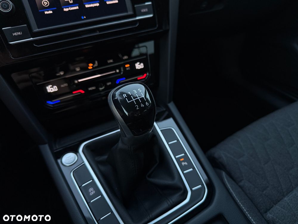 Volkswagen Passat 1.5 TSI EVO Business - 23