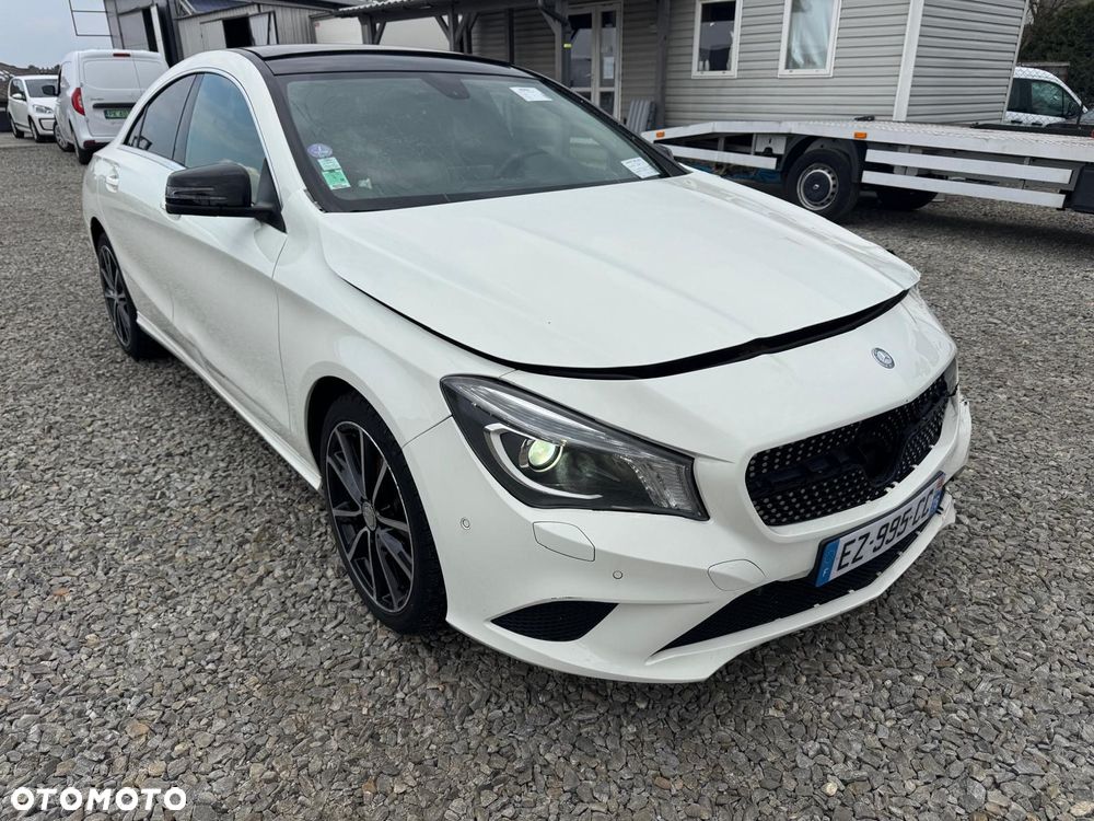 Mercedes-Benz CLA 180 AMG Line - 2