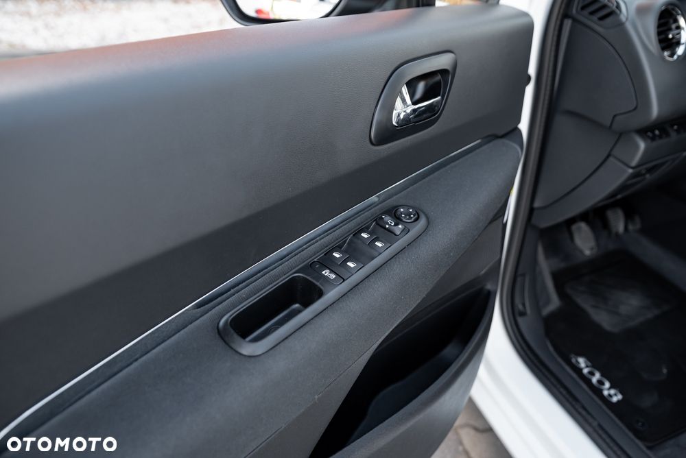 Peugeot 5008 HDI 150 Allure - 18