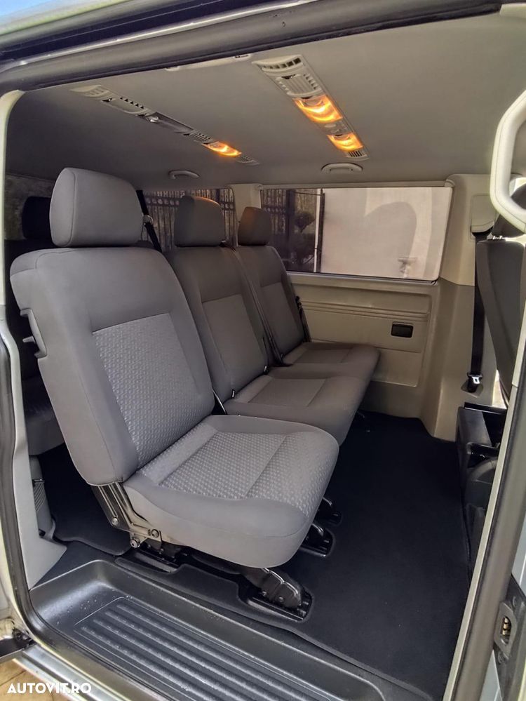 Volkswagen Caravelle - 7