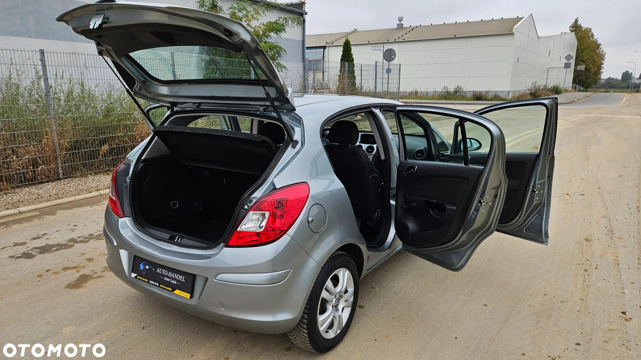 Opel Corsa 1.2 16V Cosmo - 16