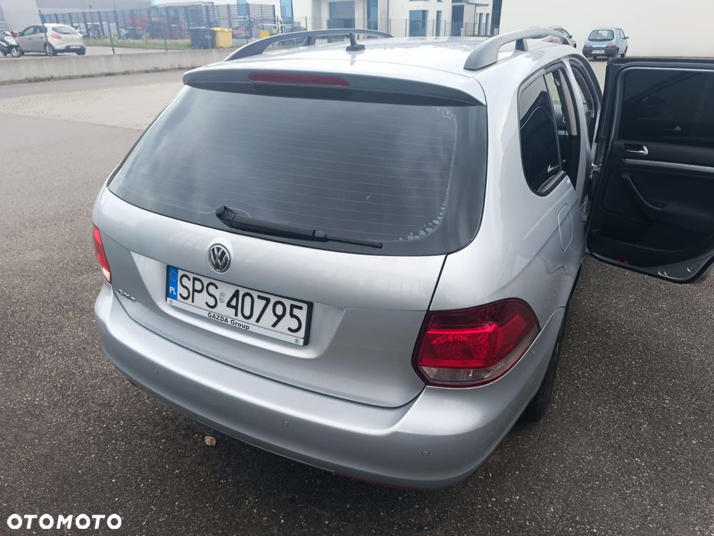 Volkswagen Golf - 6