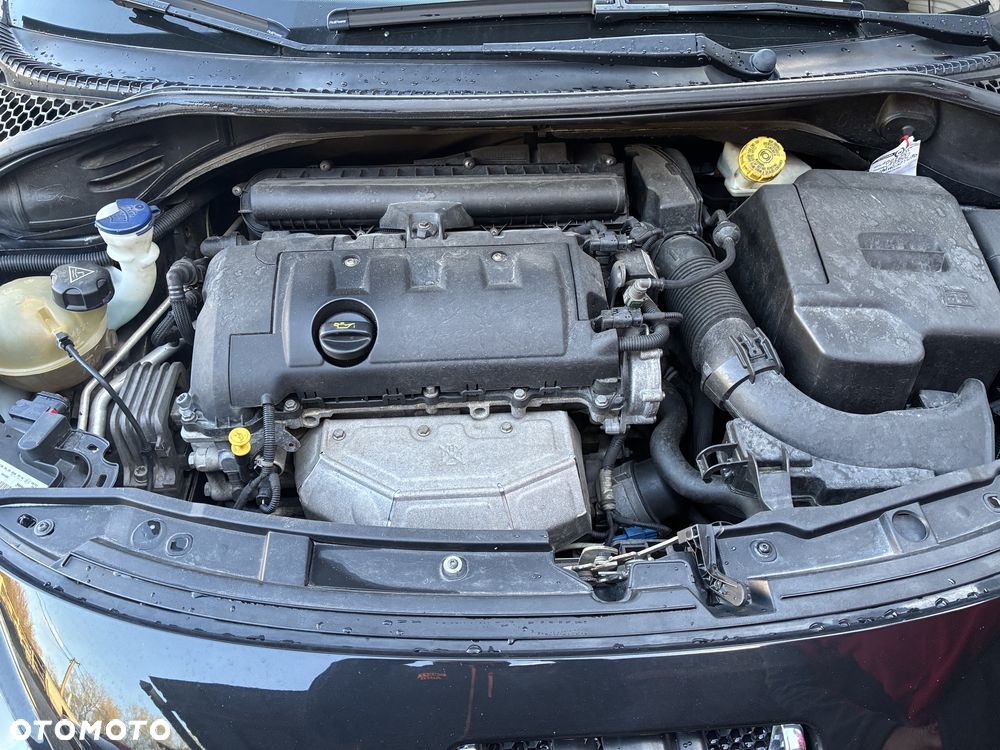 Peugeot 207 - 8