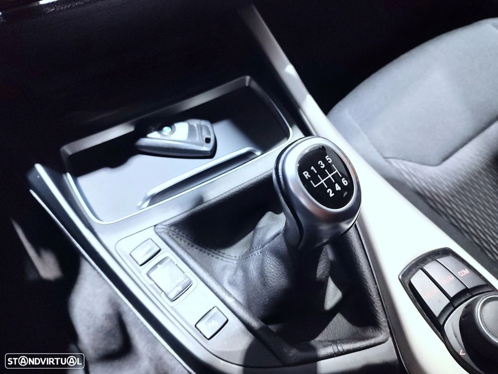 BMW 116 d EDynamics Advantage - 17