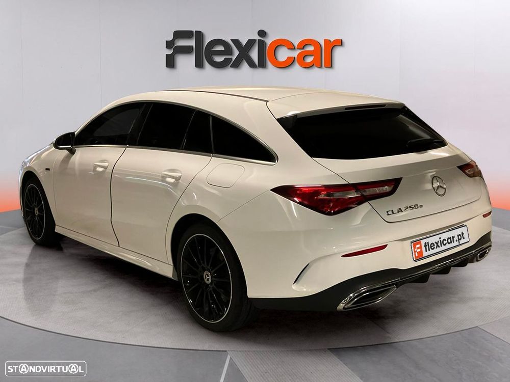 Mercedes-Benz CLA 250 e Shooting Brake AMG Line - 3