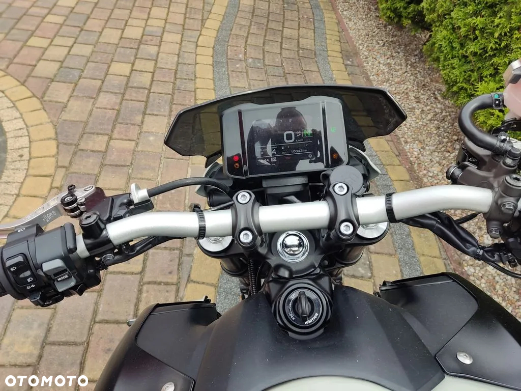 Yamaha MT - 16