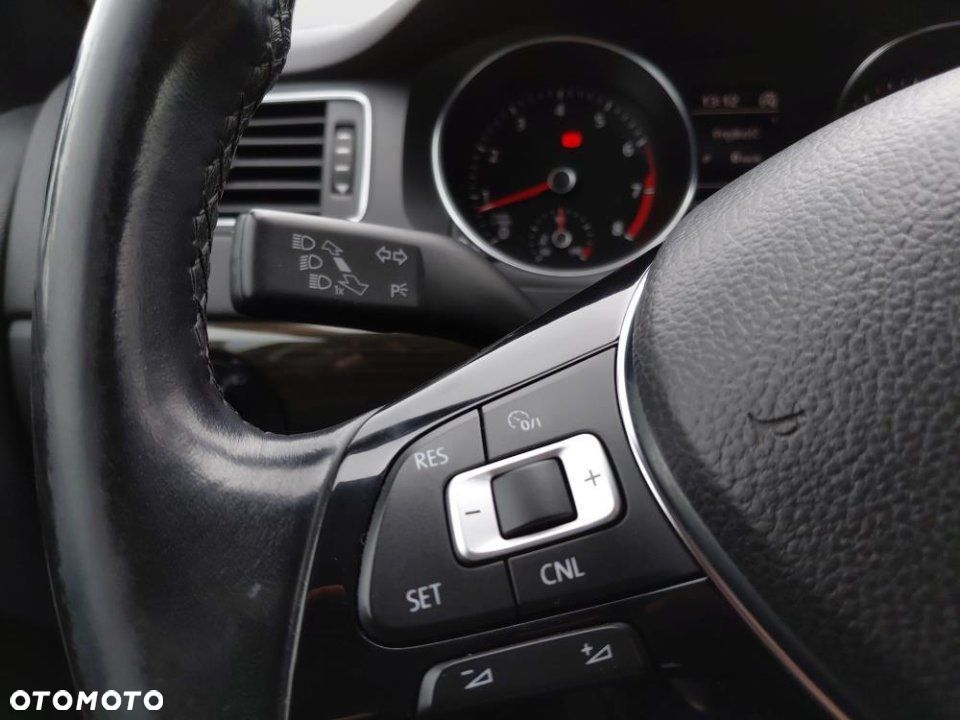 Volkswagen Jetta - 17