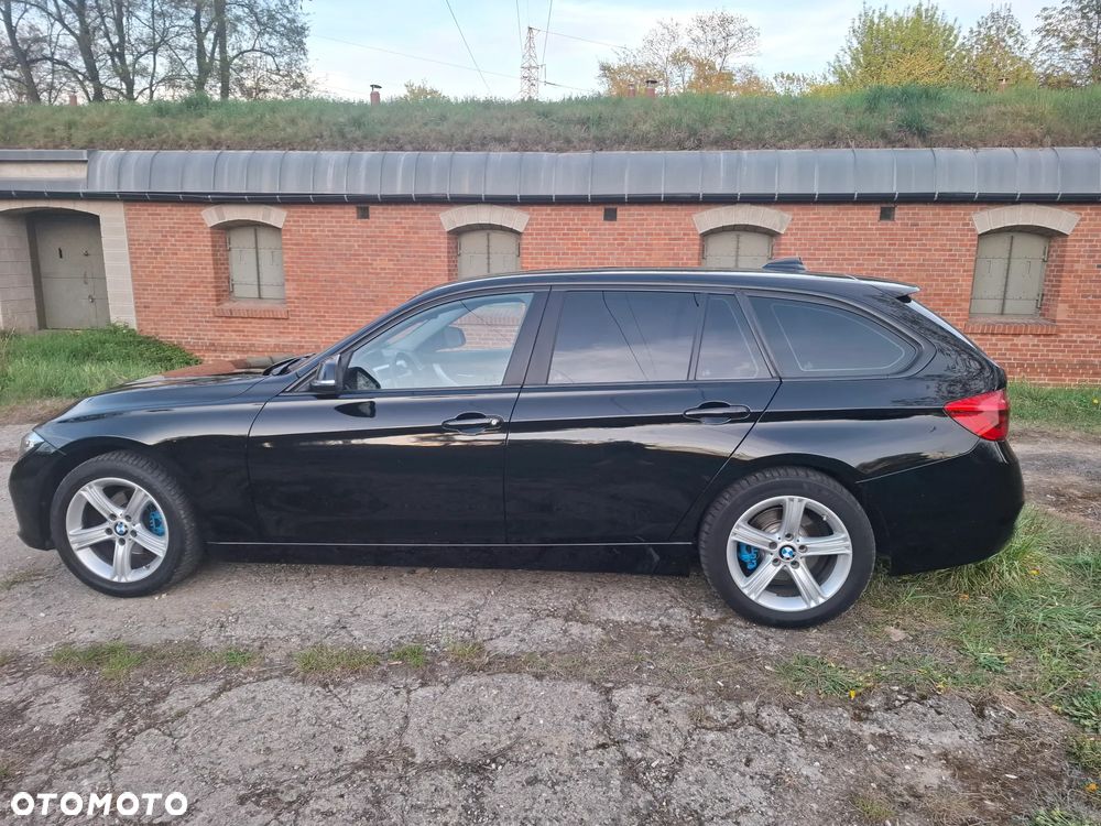 BMW Seria 3 318i - 5