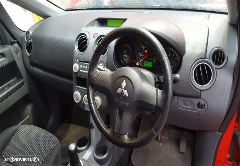 Mitsubishi Colt CZ2 1.5 DID de 2008 para peças - 6