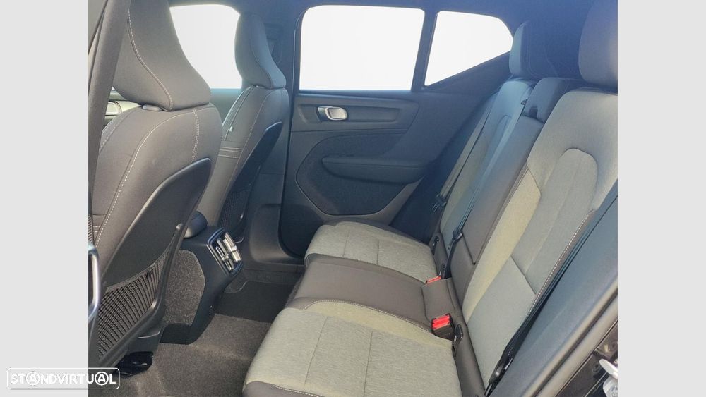 Volvo XC 40 2.0 B3 Black Edition - 14