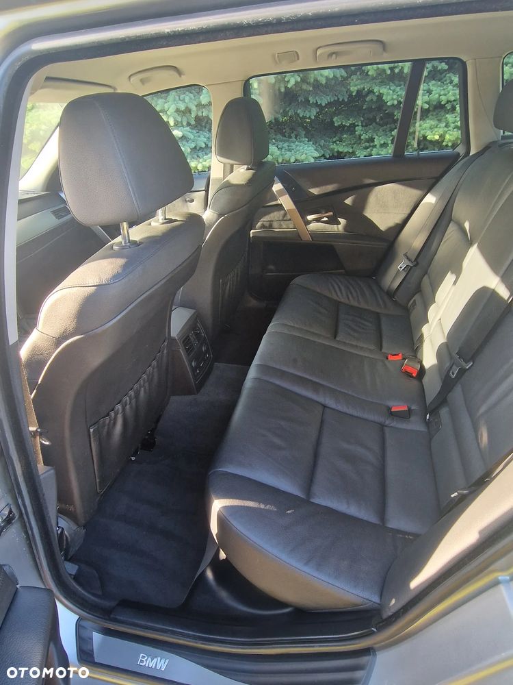 BMW Seria 5 525xi - 19