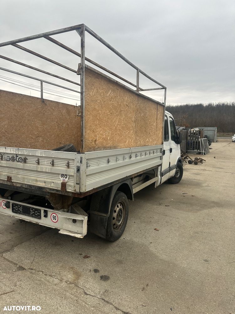 Dezmembrez Renault Master - 3