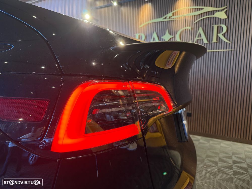 Tesla Model Y Performance Dual Motor AWD - 15