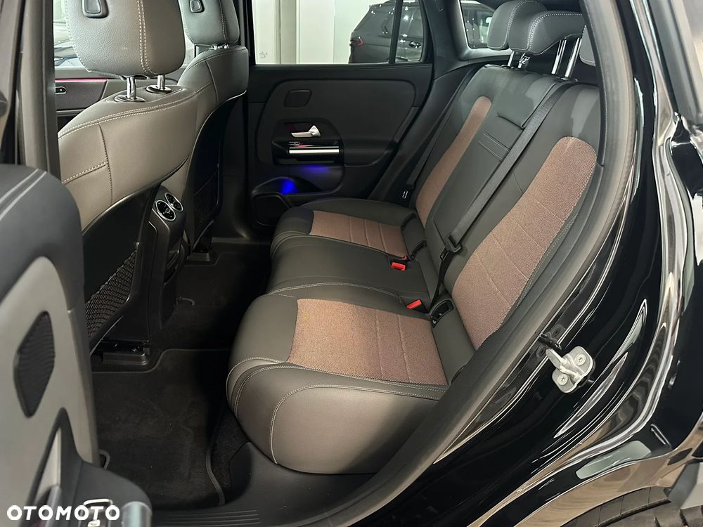 Mercedes-Benz EQA 250 66.5kWh Electric Art - 28