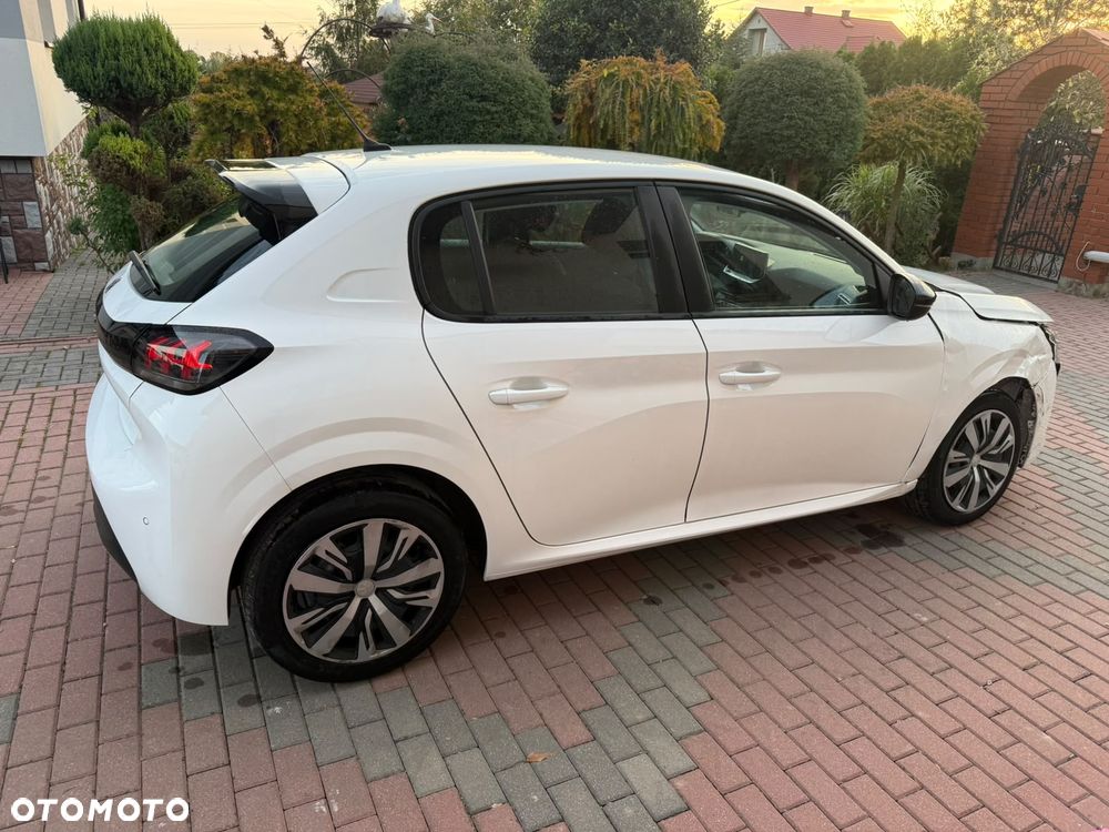 Peugeot 208 - 12