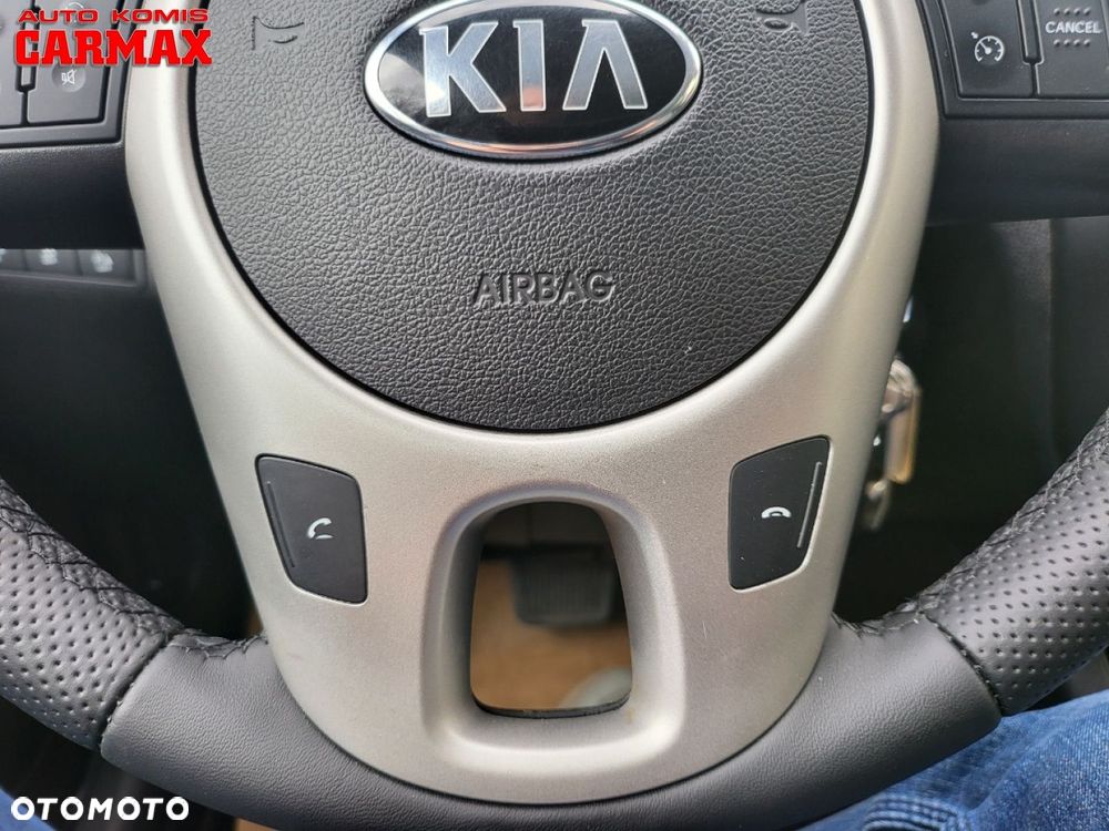 Kia Venga - 14