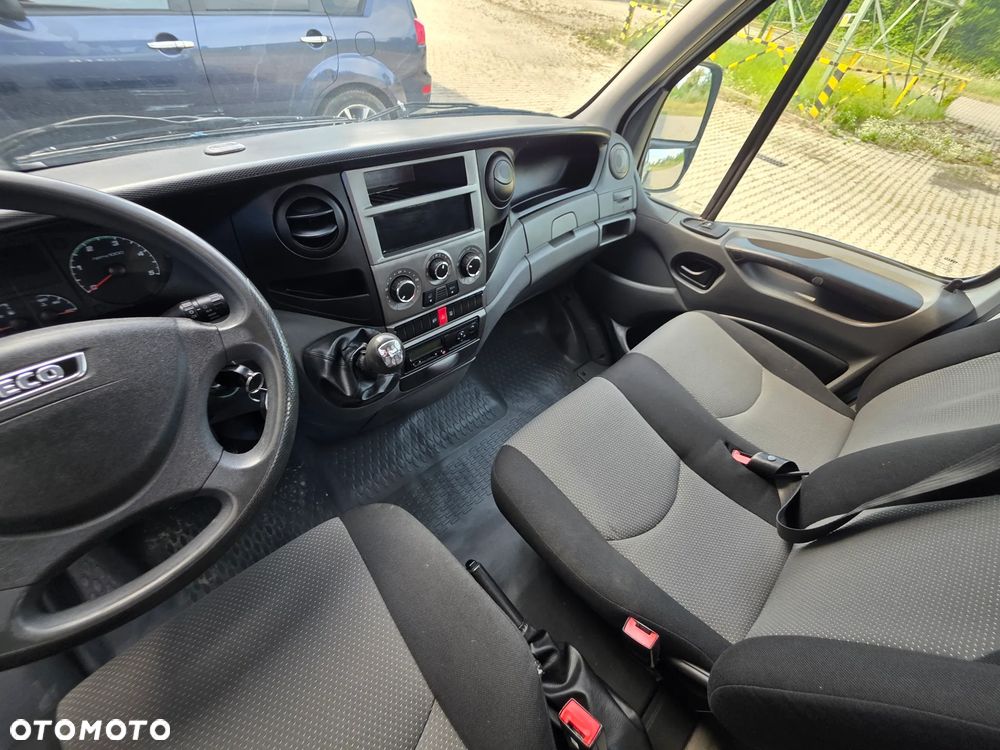 Iveco Daily 35c-15 50c-15 Skrzynia 3.60 M + HDS  1.8 Tony ! Bez Korozji  ! Z Włoch  ! - 22