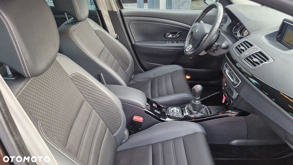 Renault Megane ENERGY TCe 130 BOSE EDITION - 16