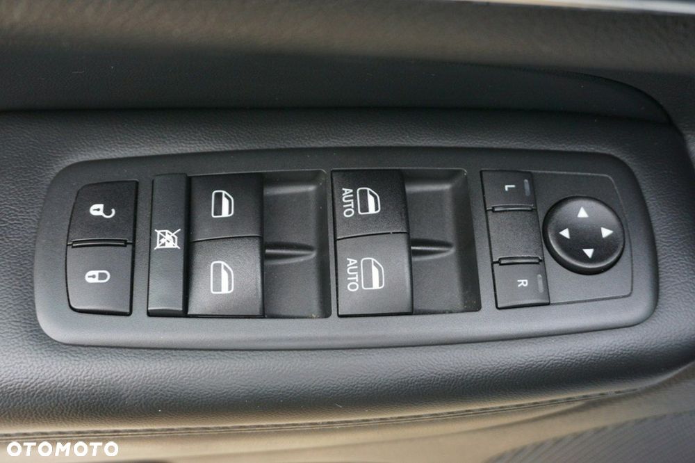 Jeep Grand Cherokee - 14