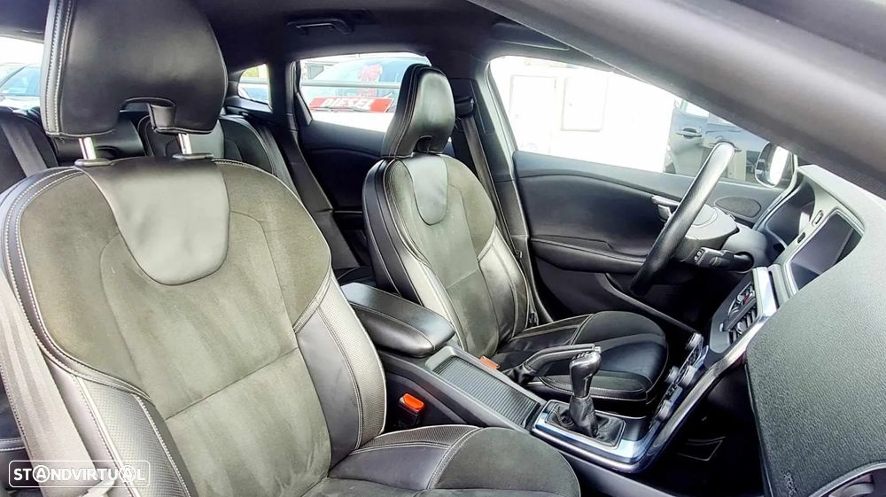 Volvo V40 2.0 D2 R-Design - 12