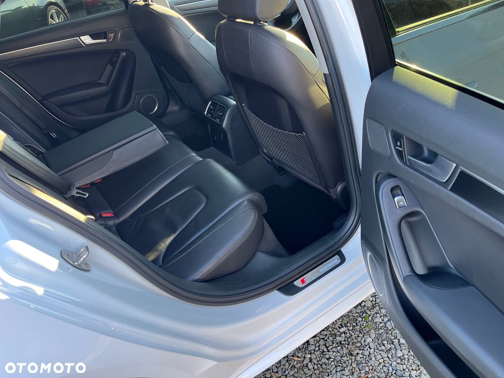 Audi A4 Limousine 2.0 TFSI multitronic S line Sportpaket - 8