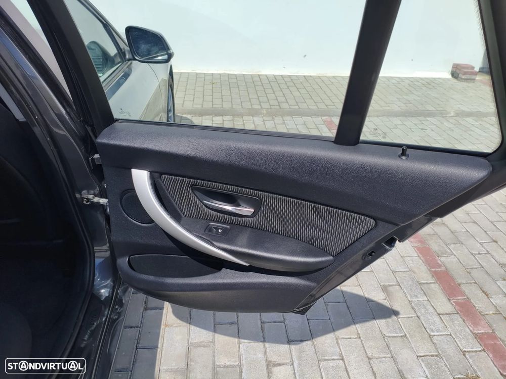 BMW 320 d Line Modern - 27