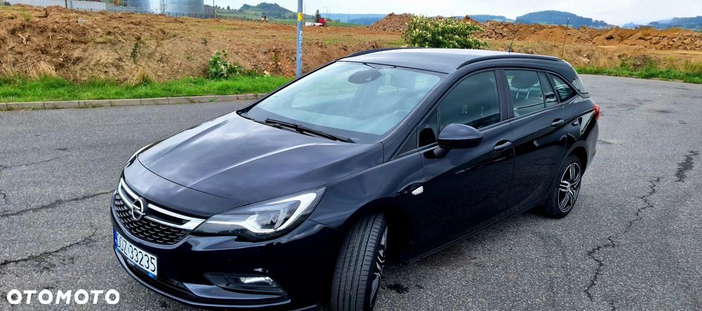 Opel Astra V 1.6 CDTI Dynamic S&S - 2