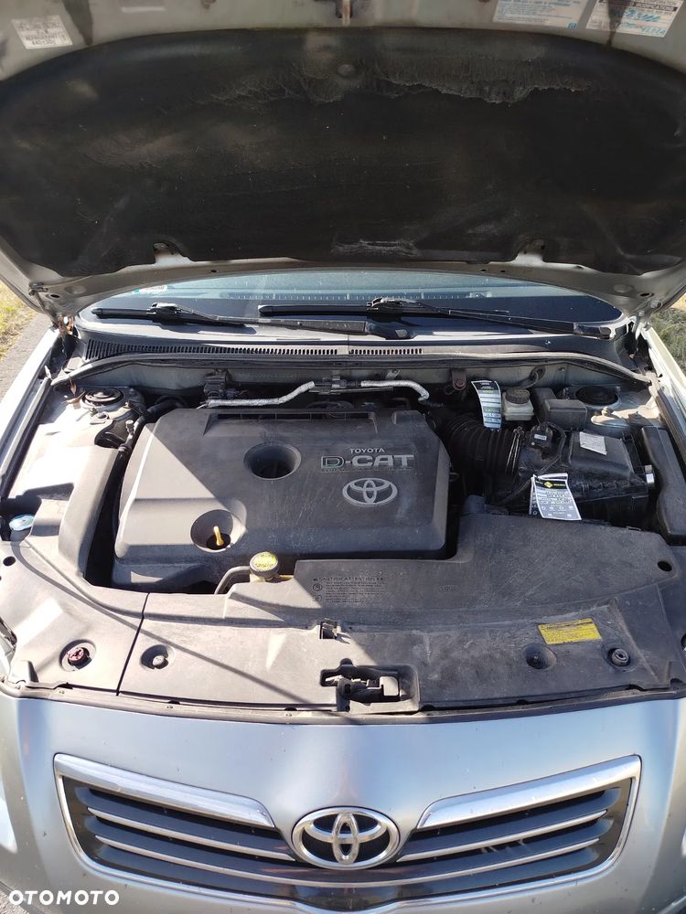 Toyota Avensis 2.2 D-CAT Combi Sol - 19