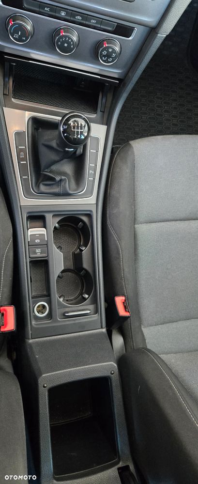 Volkswagen Golf 1.6 TDI BlueMotion Trendline - 25