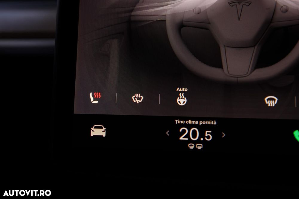Tesla Model Y - 31
