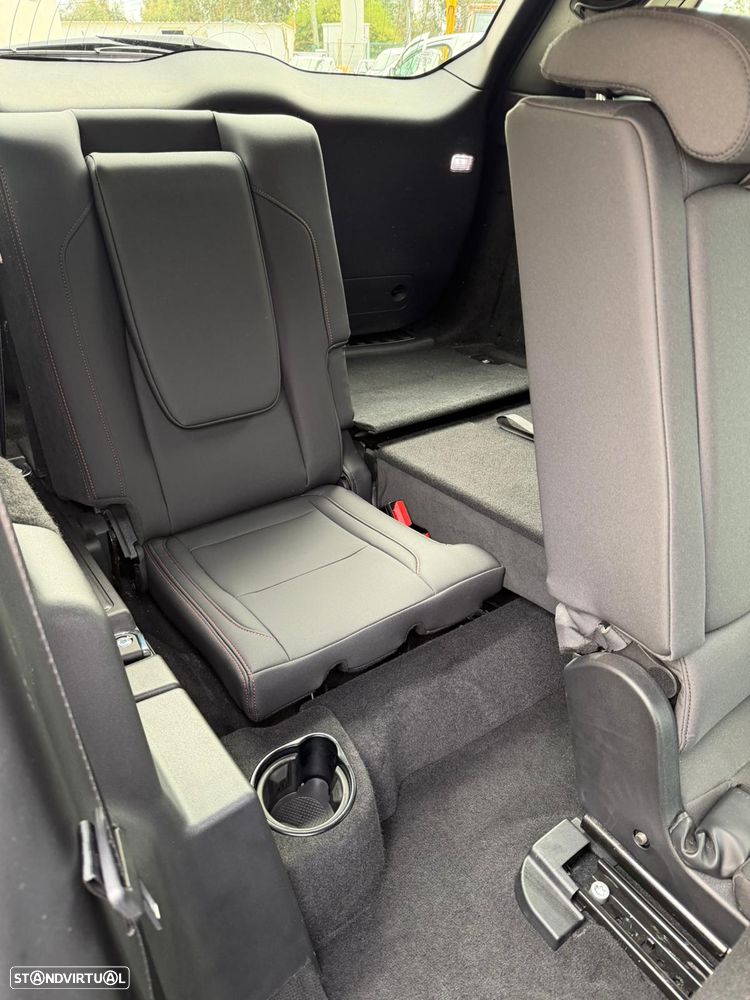 Land Rover Discovery Sport 2.0 eD4 R-Dynamic 7L - 11