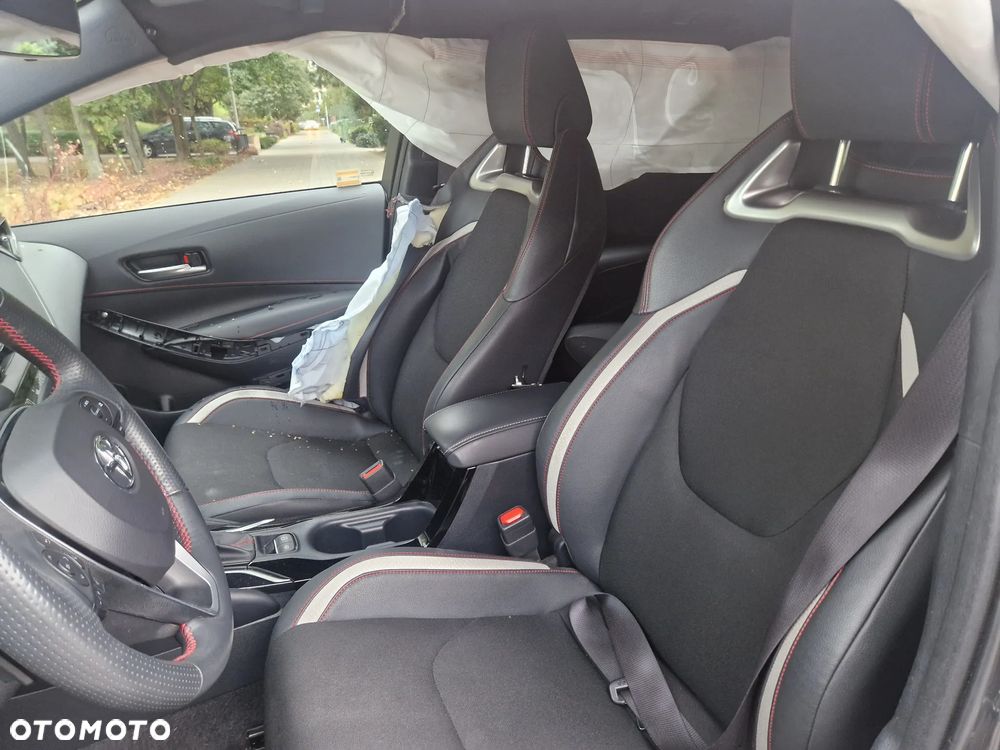 Toyota Corolla 2.0 Hybrid GR Sport Dynamic - 10