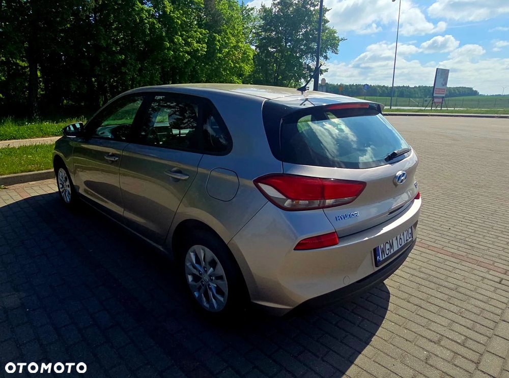 Hyundai i30 1.4 Premiere Comfort - 11