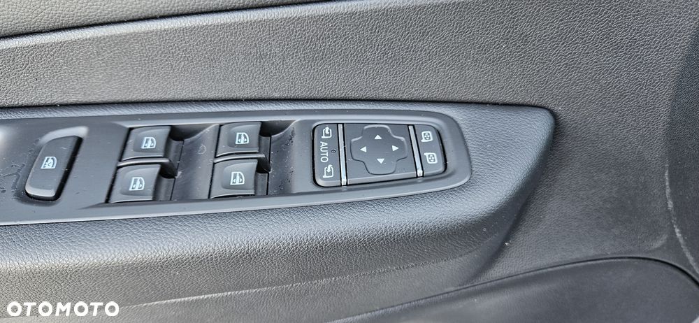 Renault Captur (ENERGY) TCe 90 INTENS - 17