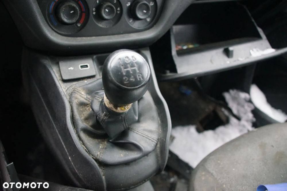 Auto na części - Fiat Doblo II Lift 1.3 MultiJet 90 KM 263A2000 71798299 249 2015R Silnik Skrzynia Drzwi Klapa Zderzak Lampa Lusterko Szyba Deska Kokpit Sterownik Moduł Czujnik Licznik Wyświetlacz Panel Kierownica - 13