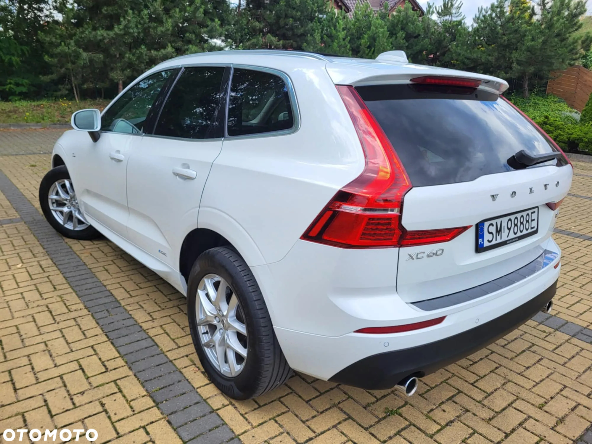 Volvo XC 60 T5 Momentum Pro - 4