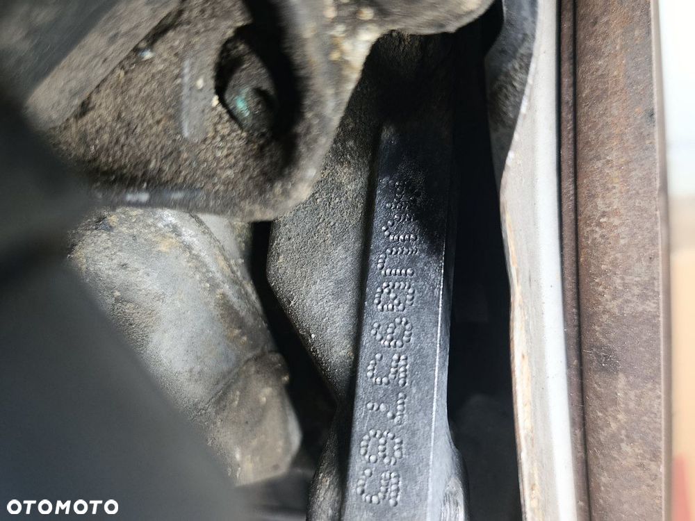 SILNIK VW GOLF IV AVU 1.6 8V - 11