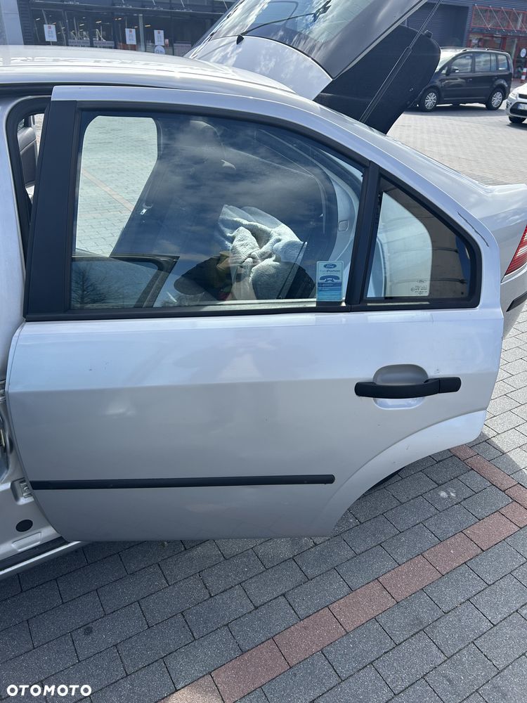 Ford Mondeo 1.8 Silver X - 20