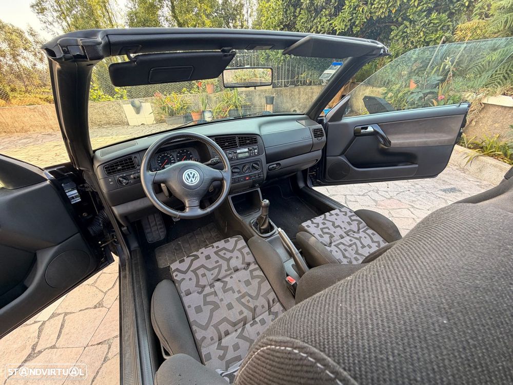 VW Golf 1.6i Highline - 24