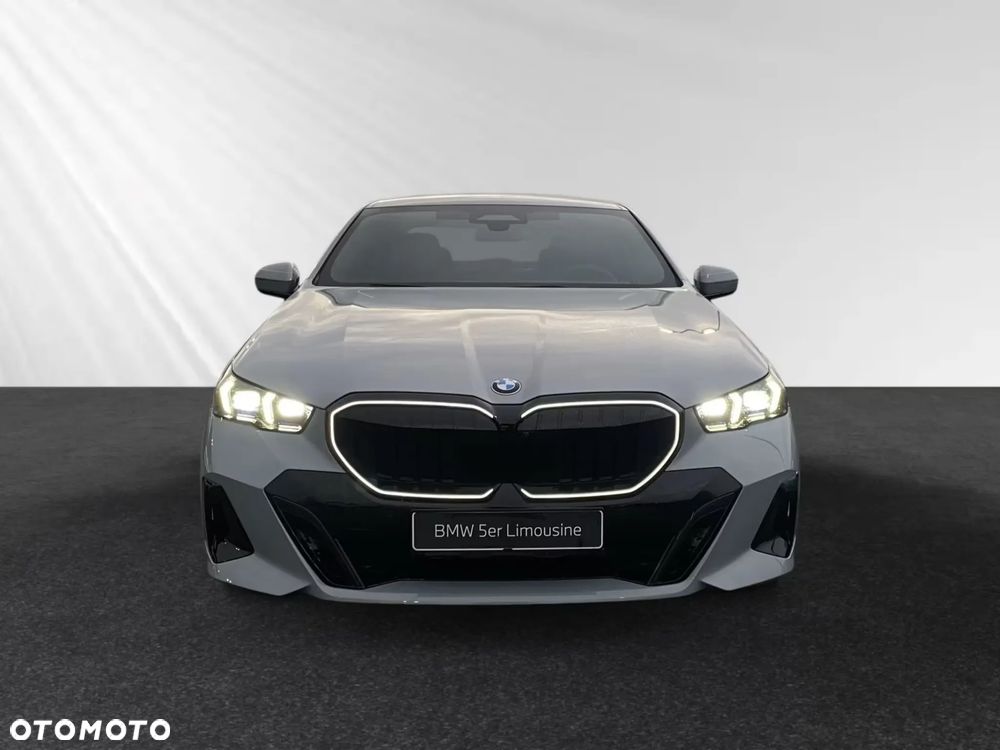BMW Seria 5 520d xDrive mHEV M Sport - 3