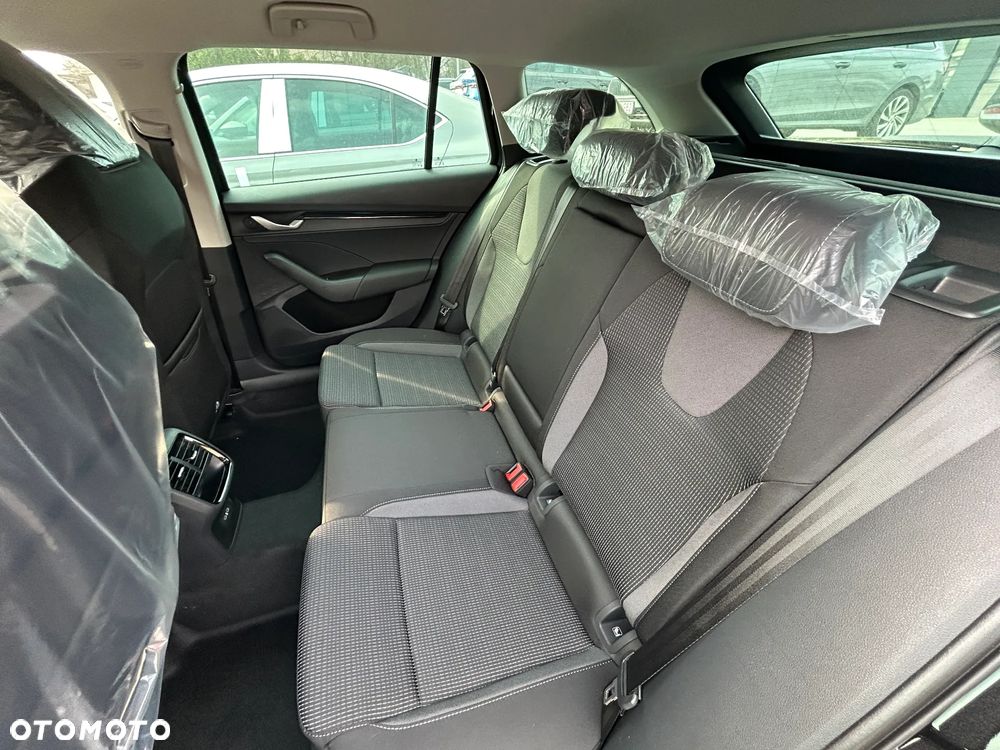 Skoda Octavia 1.5 TSI mHEV Drive Selection DSG - 10